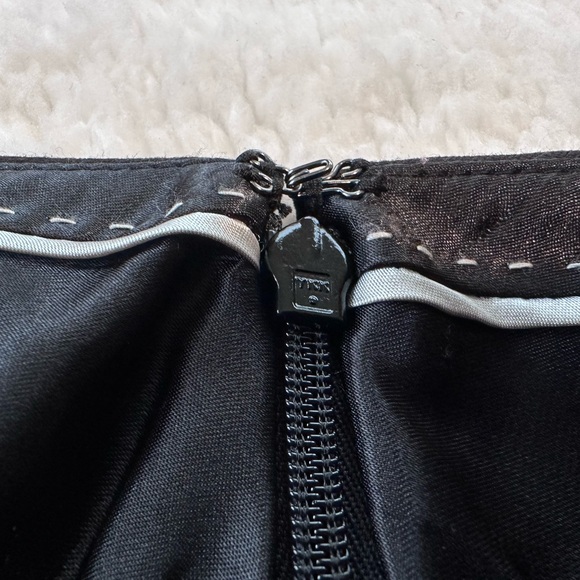 Classic Black Wide-Leg Trousers - Picture 4 of 6